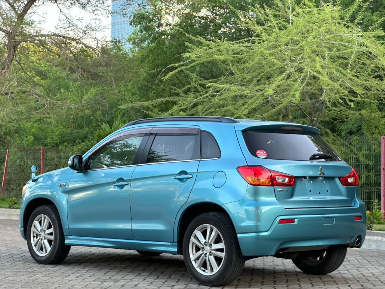MITSUBISHI thumbnail 6